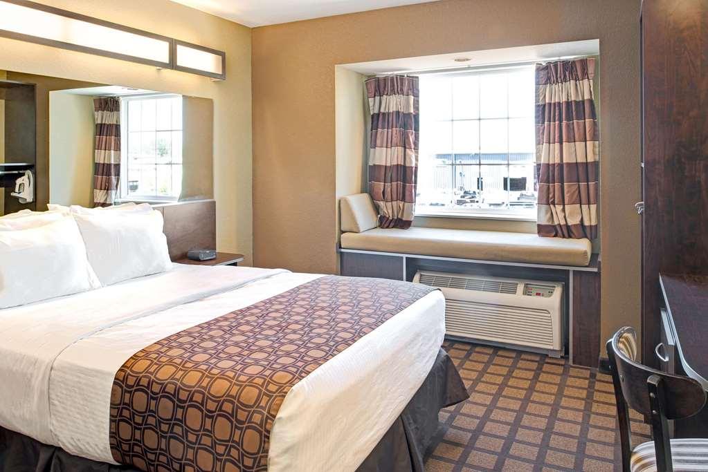Microtel Inn & Suites By Wyndham Bluffs Каунсъл Блъфс Екстериор снимка