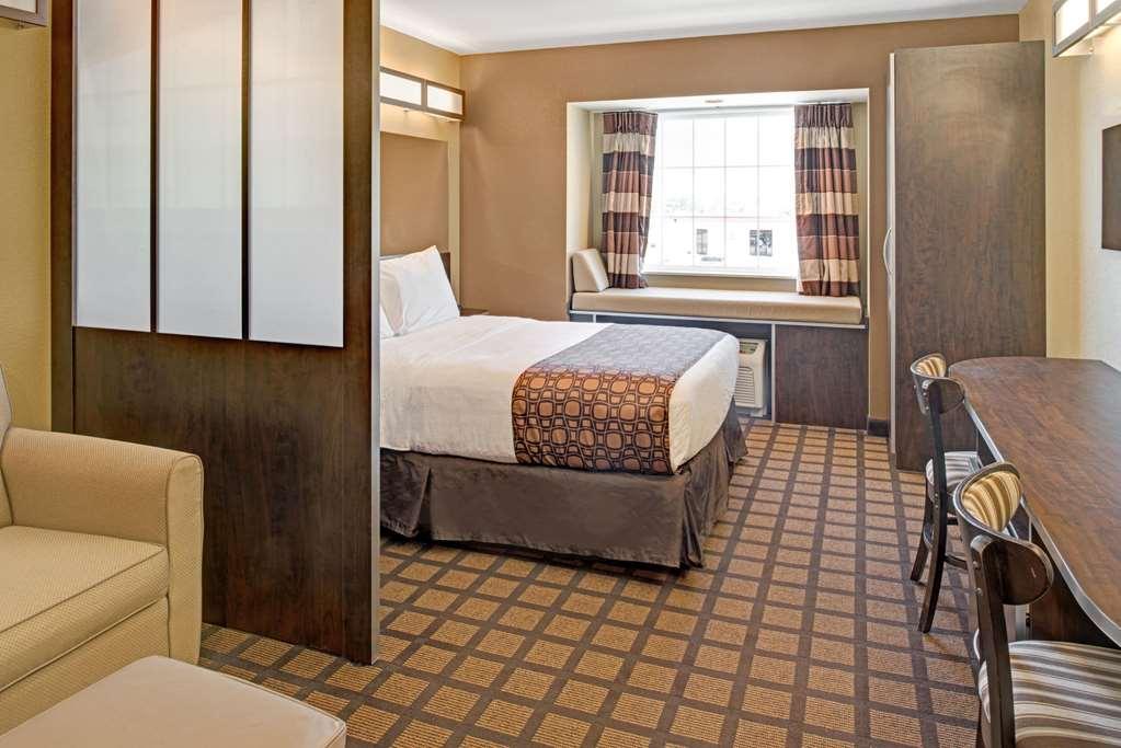 Microtel Inn & Suites By Wyndham Bluffs Каунсъл Блъфс Екстериор снимка
