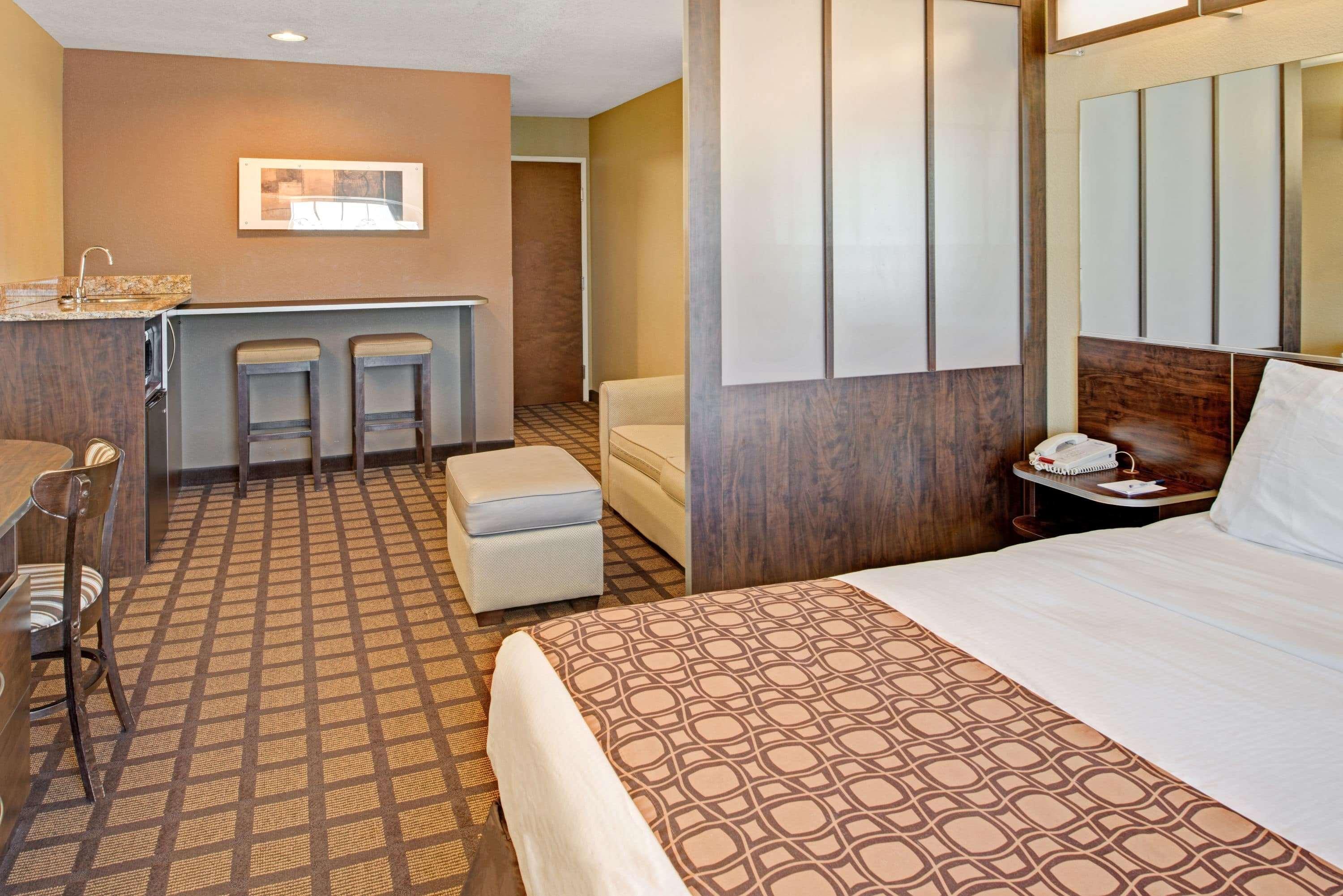 Microtel Inn & Suites By Wyndham Bluffs Каунсъл Блъфс Екстериор снимка