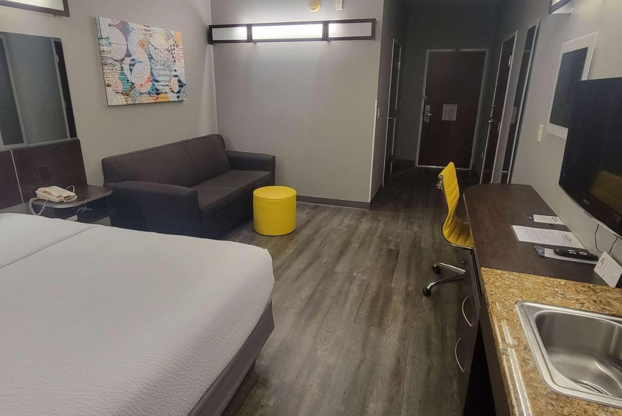 Microtel Inn & Suites By Wyndham Bluffs Каунсъл Блъфс Екстериор снимка