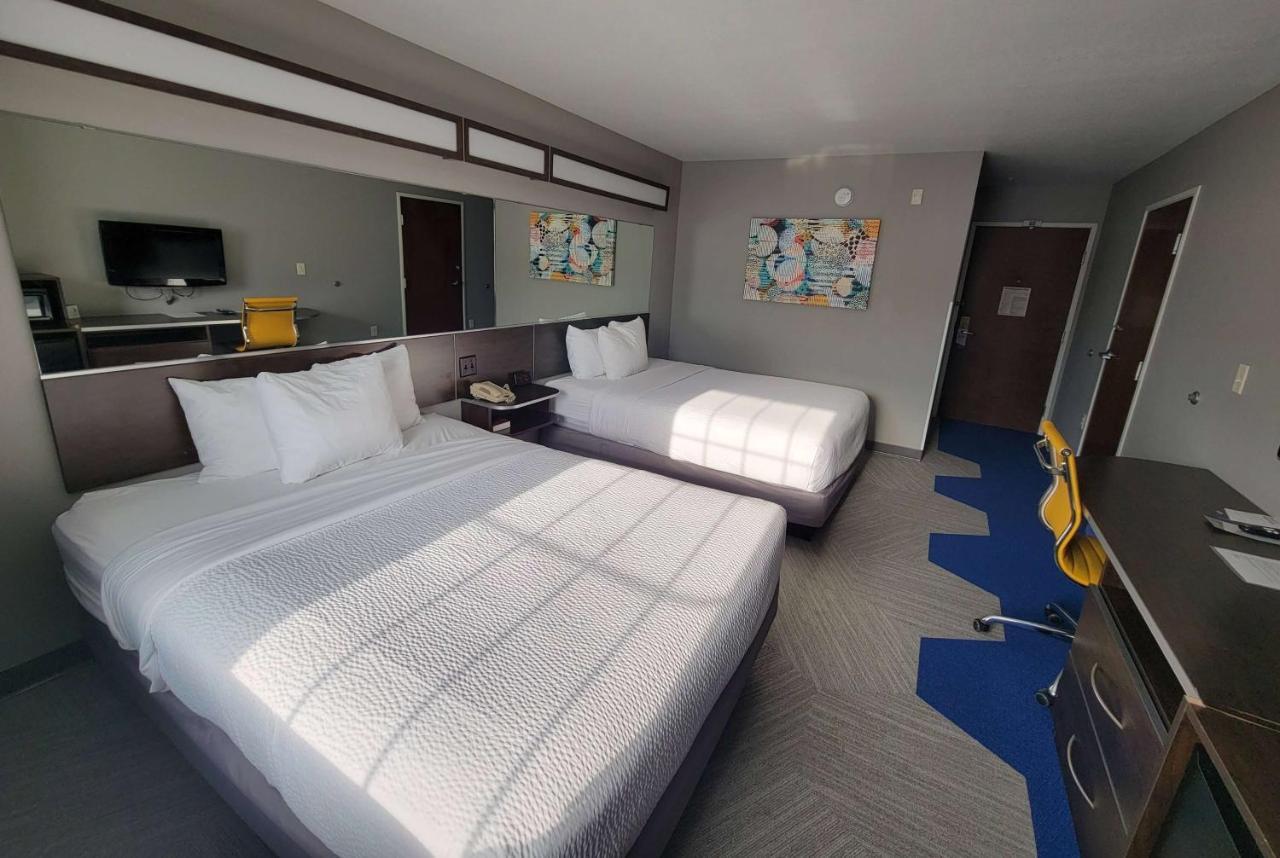 Microtel Inn & Suites By Wyndham Bluffs Каунсъл Блъфс Екстериор снимка