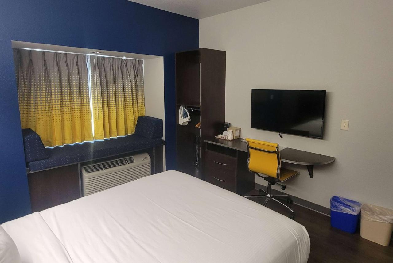 Microtel Inn & Suites By Wyndham Bluffs Каунсъл Блъфс Екстериор снимка