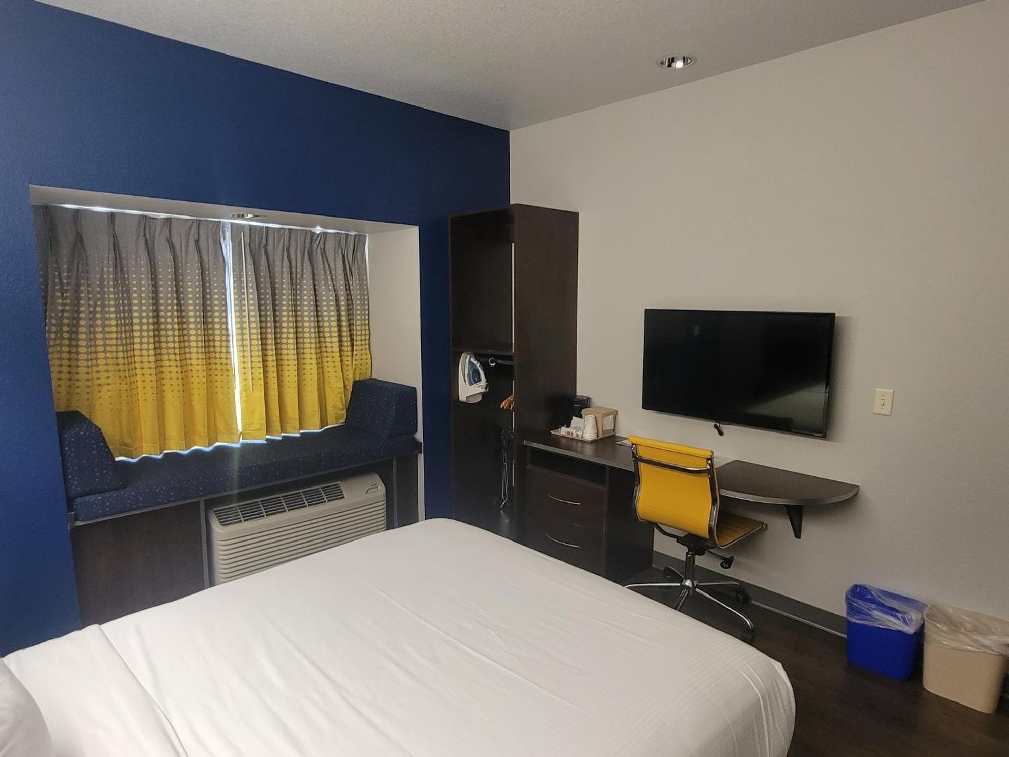 Microtel Inn & Suites By Wyndham Bluffs Каунсъл Блъфс Екстериор снимка