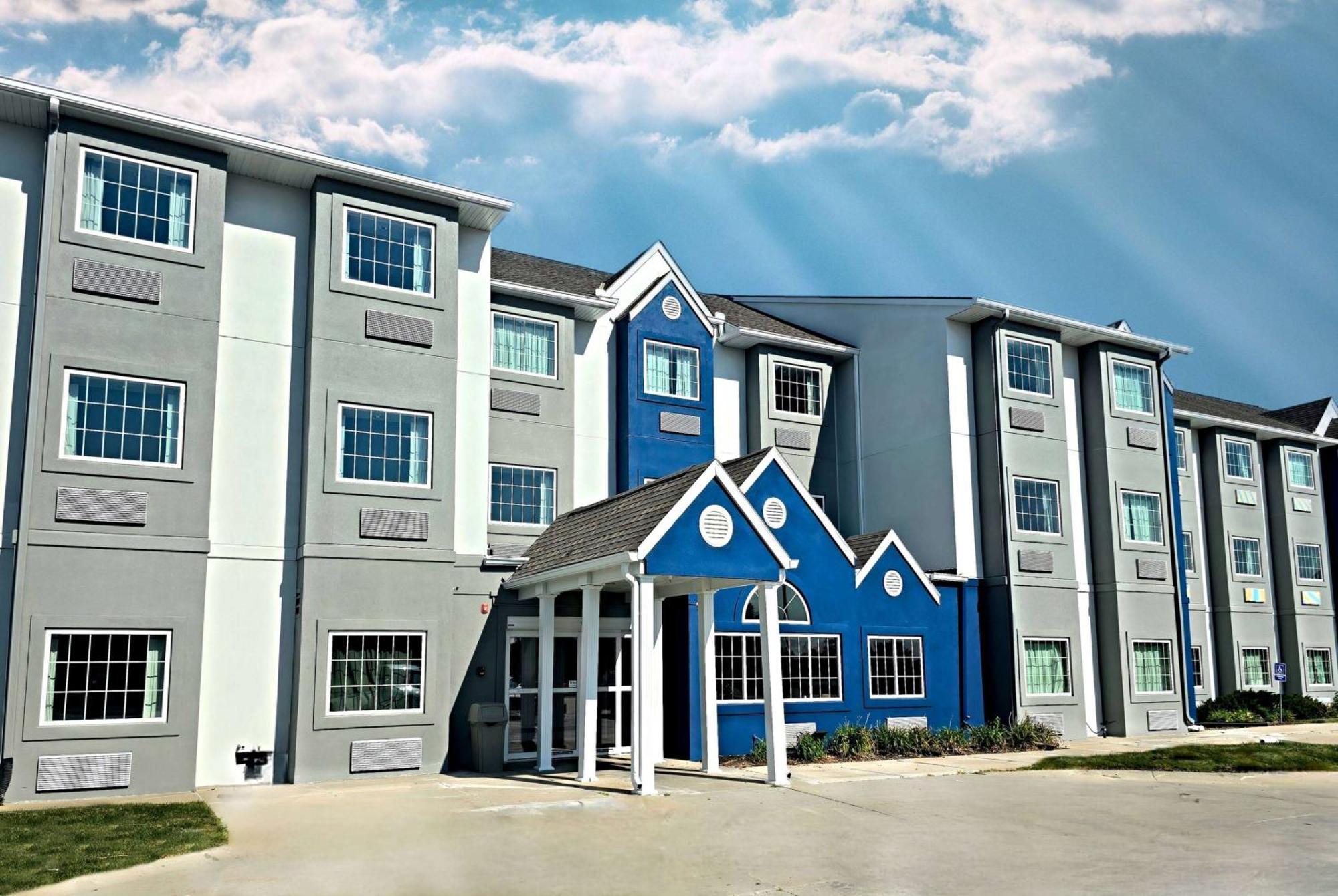 Microtel Inn & Suites By Wyndham Bluffs Каунсъл Блъфс Екстериор снимка